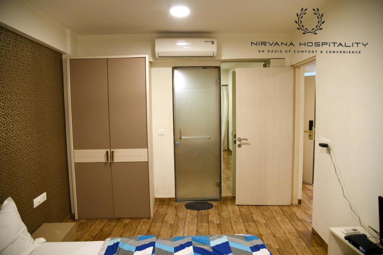 Rajhans Belliza Luxurious Studio Apartment Surat Exterior photo